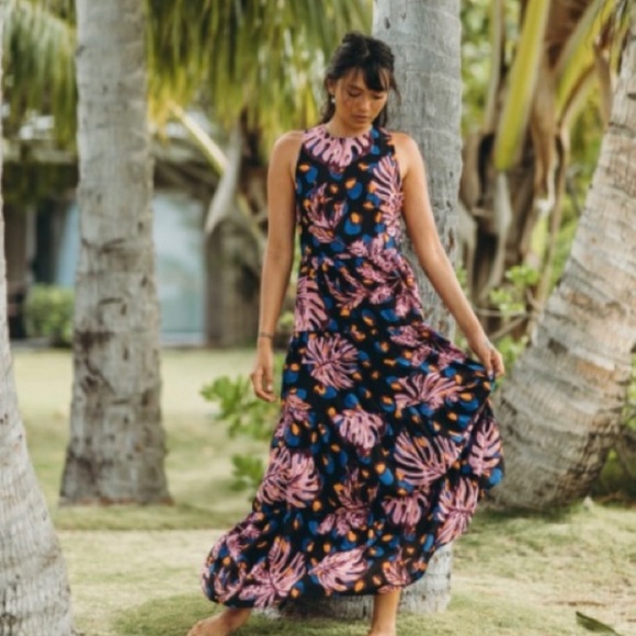 Xix Palms Dresses & Skirts - Xix Palms Tiered Floral Dress XS